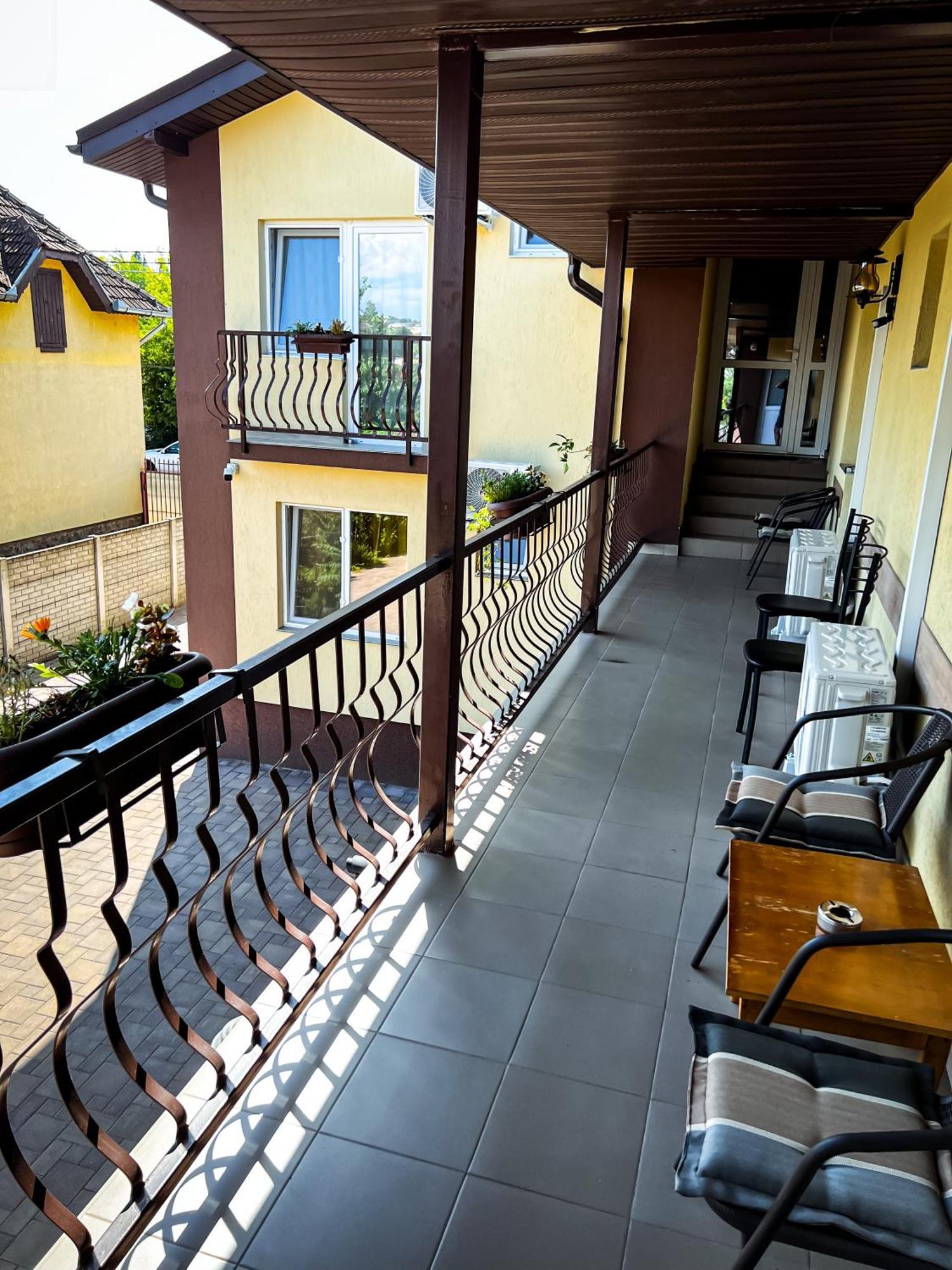 Pensiune Carpati Hunedoara Exterior photo